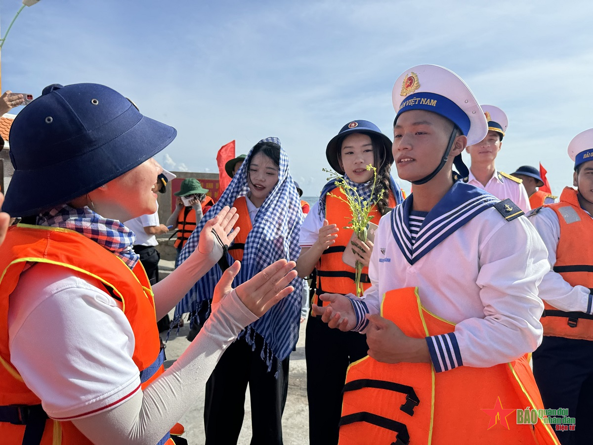 Đoàn công tác số 18: Hành trình đầy tự hào và biết ơn